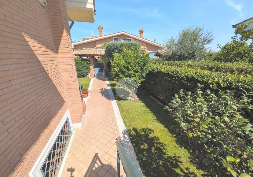 Villa a schiera in Via Icaro 32, Ciampino — foto 3 di 5
