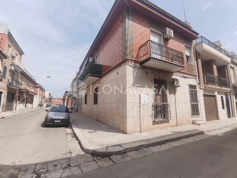 Casa indipendente in Via Ischitella, San Severo