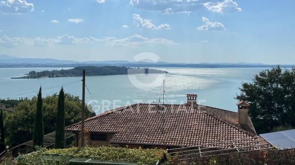 Villa plurifamiliare in Strada del Carrato, Magione
