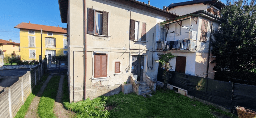 Terratetto plurifamiliare in Via Giacomo Matteotti 37, Venegono Superiore — foto 3 di 5