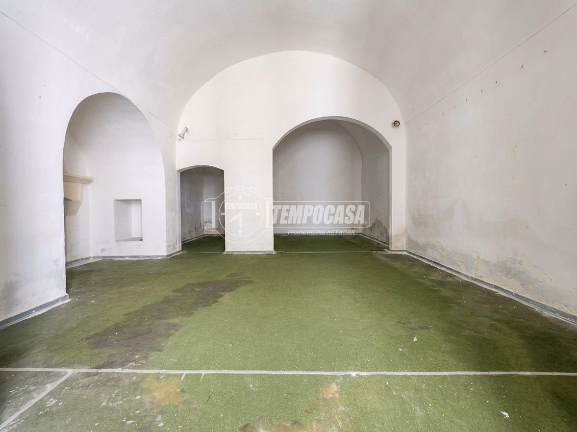 Casa indipendente in Via Don Sante Milano, Gioia del Colle