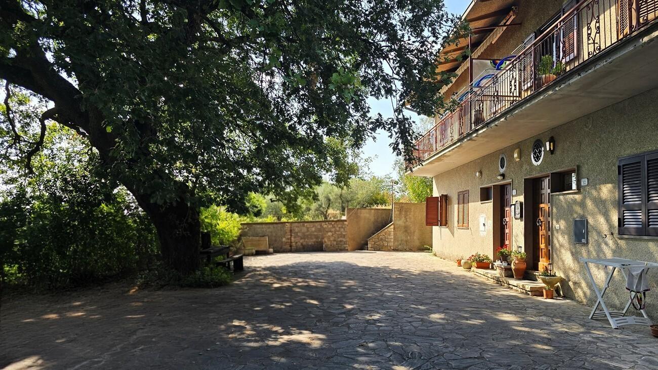 Trilocale in Via delle Mimose 37, Montecchio