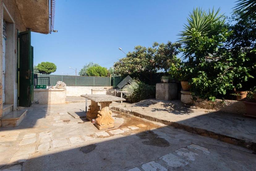 Villa in Contrada Casamassima 5, Conversano — foto 2 di 5