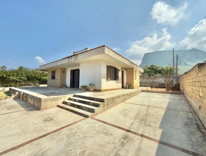 Villa in Via delle Ginestre Snc, Terrasini