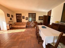 Villa in Via Cesare Battisti 1, Paladina
