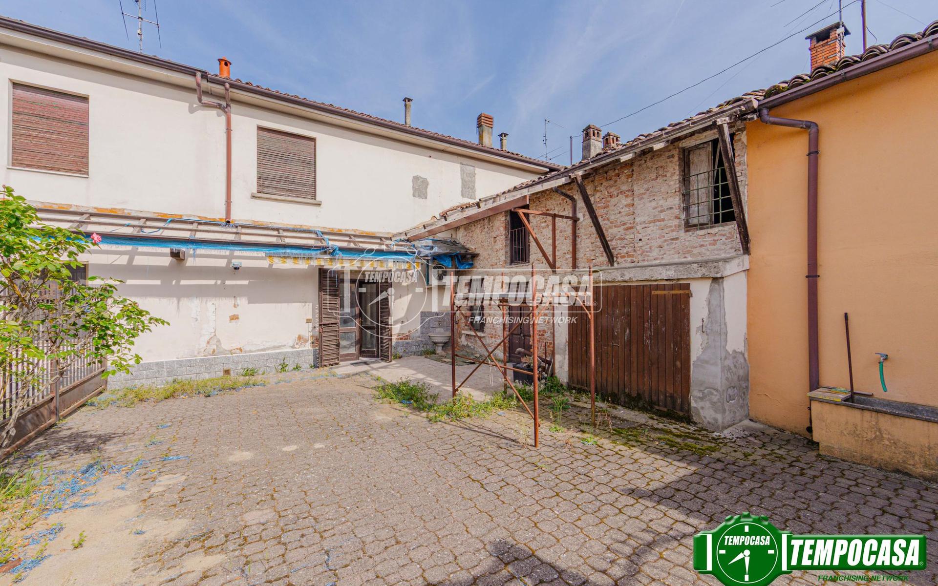 Casa indipendente in Strada Campari, Sairano, Zinasco