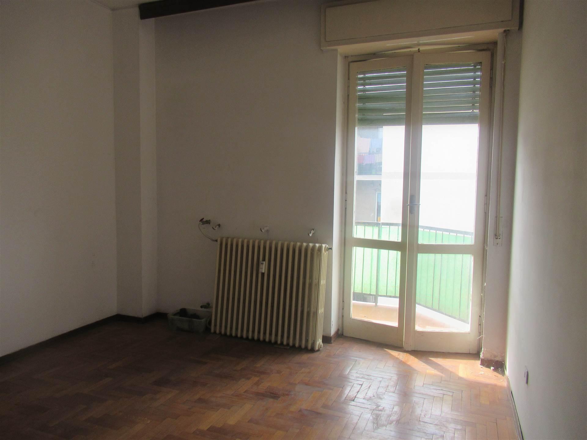 Trilocale in Via Carducci, Lissone