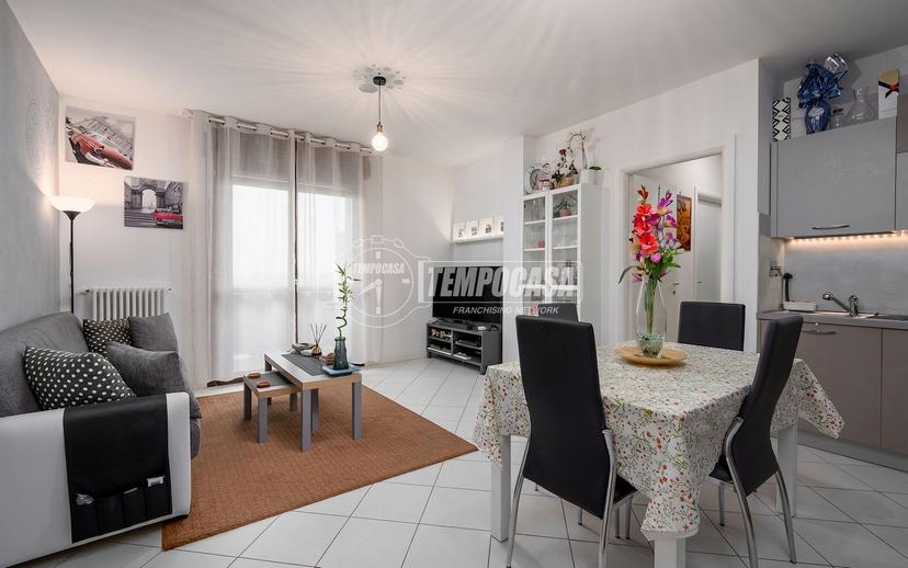 Trilocale in Via Meuccio Ruini, Reggio nell'Emilia