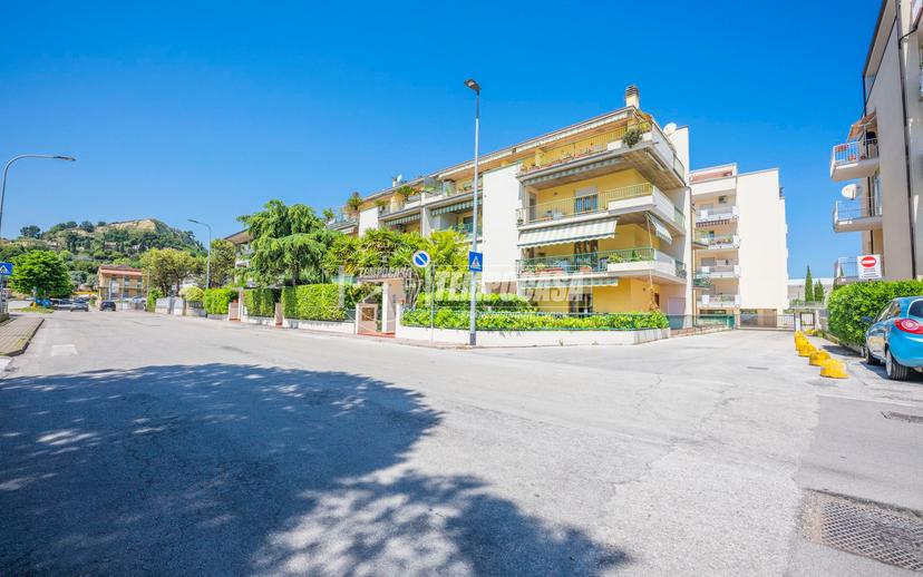 Appartamento in Via Carlo Alberto dalla Chiesa 55, Grottammare — foto 5 di 5