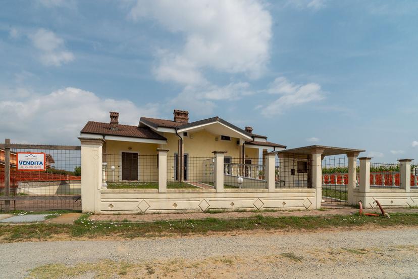 Porzione di casa in Via Cuneo, Barge — foto 3 di 5