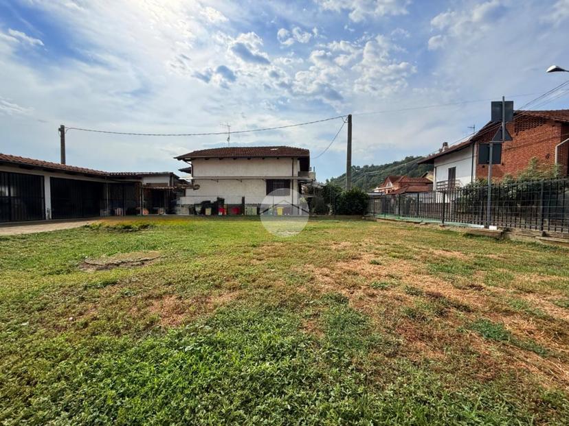 Casa indipendente in Via Salvatore Mura 25, Front — foto 4 di 5