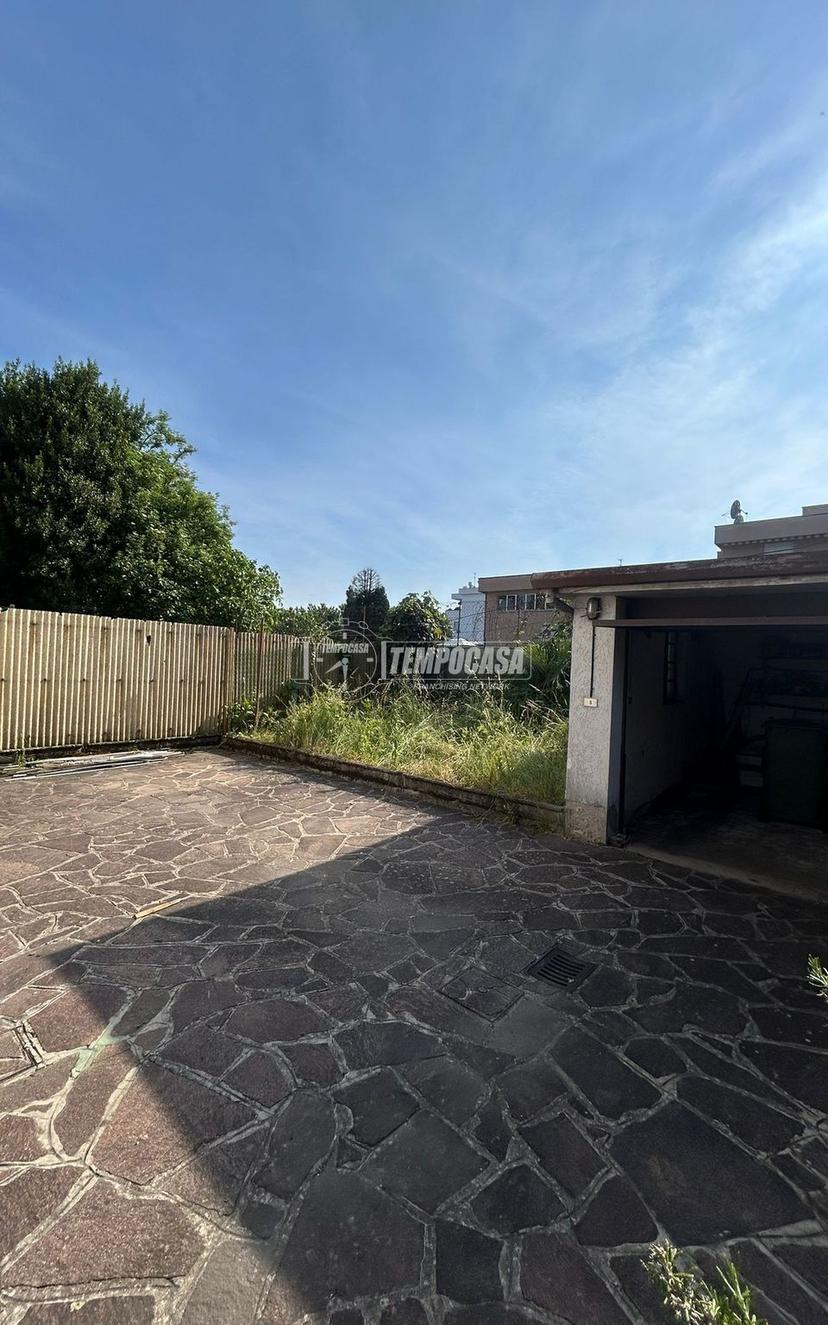 Villa in Via Pierre E Marie Curie 13, Lentate sul Seveso — foto 5 di 5