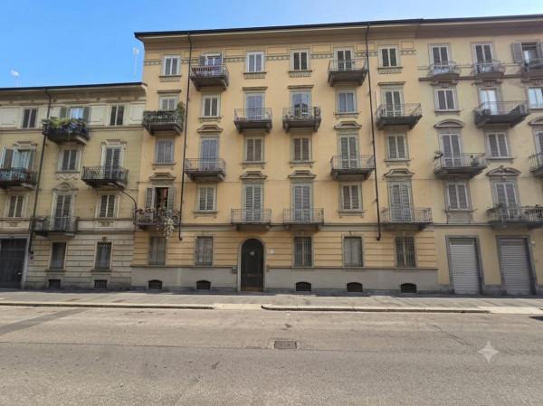 Bilocale in Via Freidour 15, Torino
