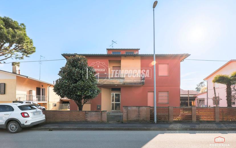 Villa in Via Sentiero San Lorenzo, San Lorenzo 9, Lugo — foto 2 di 5