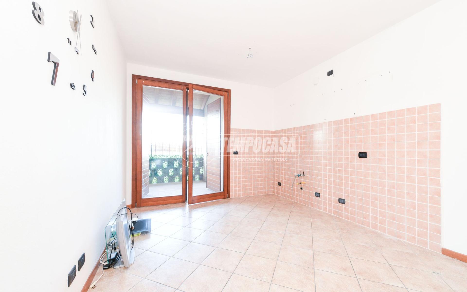 Bilocale in Via Bettola, Bettola, Lonato del Garda