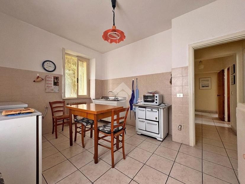 Casa indipendente in Via Flaminia, Gualdo Tadino — foto 3 di 5