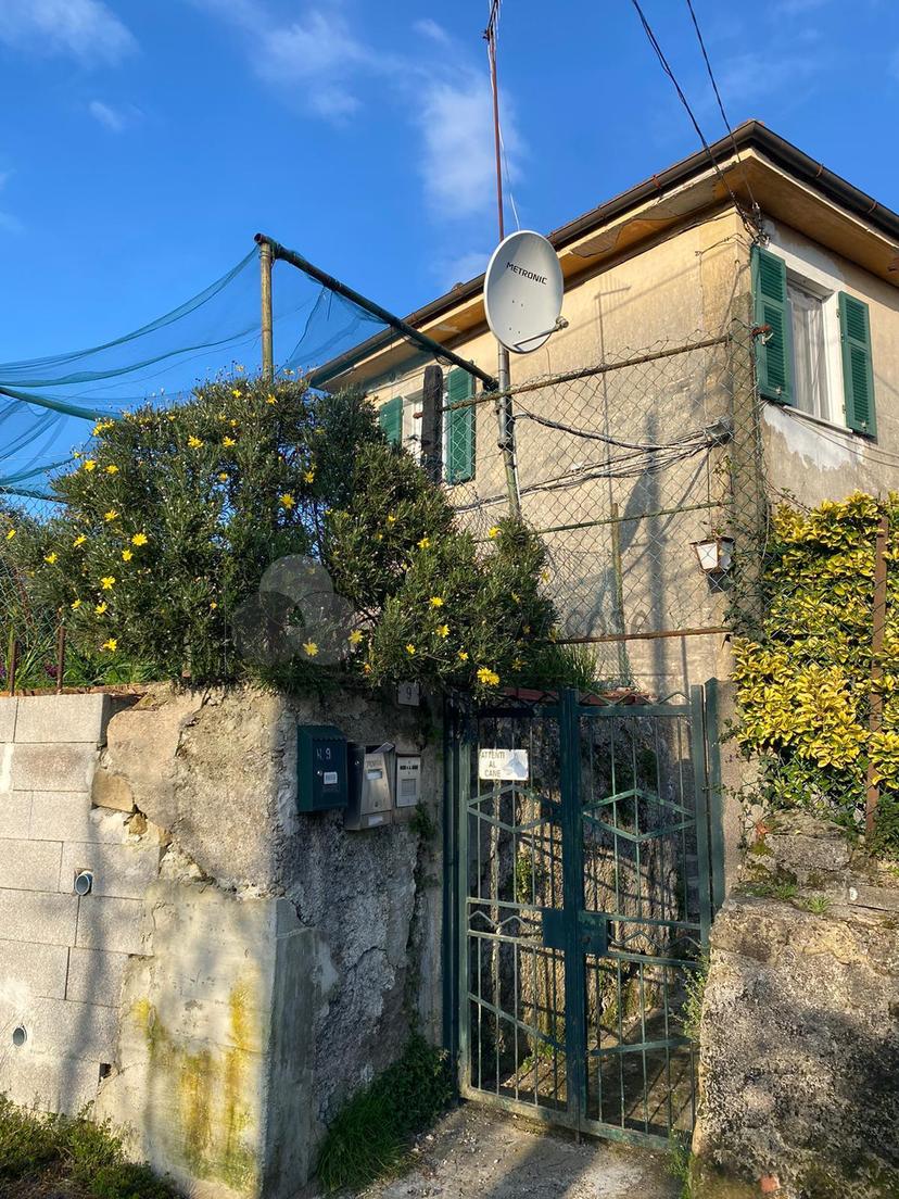Villa a schiera in Via San Rocco 9, Follo — foto 2 di 5