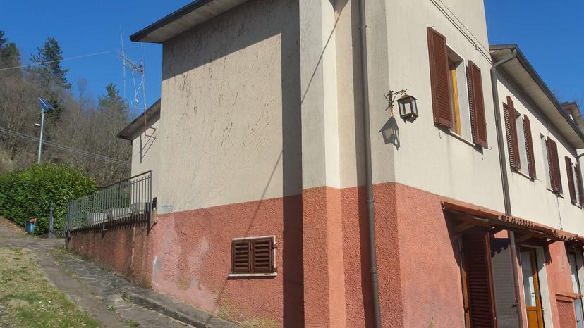 Villa bifamiliare in Via Provinciale San Romano, Piazza al Serchio — foto 2 di 5