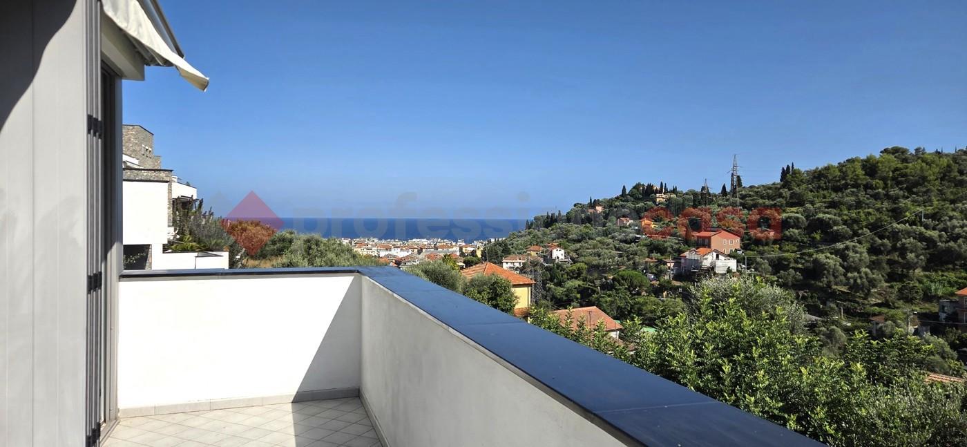 Casa indipendente in Regione Fenarina, Alassio