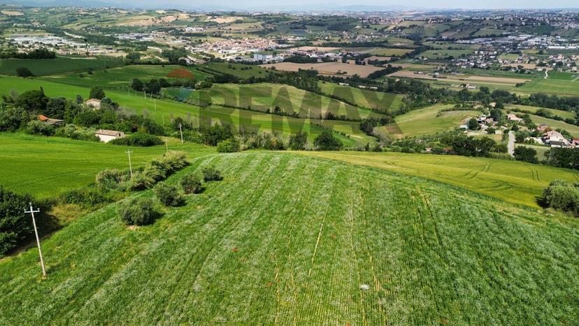 Casa indipendente in Contrada Bore di Tenna 50, Fermo — foto 2 di 5