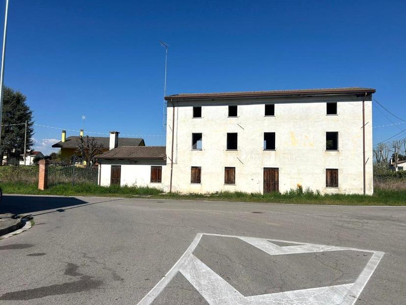 Casa indipendente in Piazza S. Giovanni 1, Spresiano — foto 5 di 5