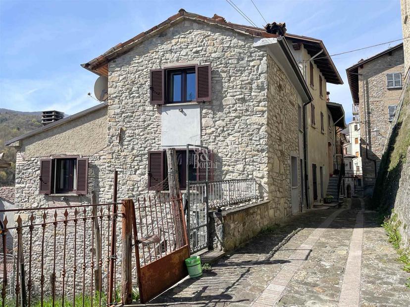 Casa indipendente in Via Roma, Romagnese — foto 2 di 5
