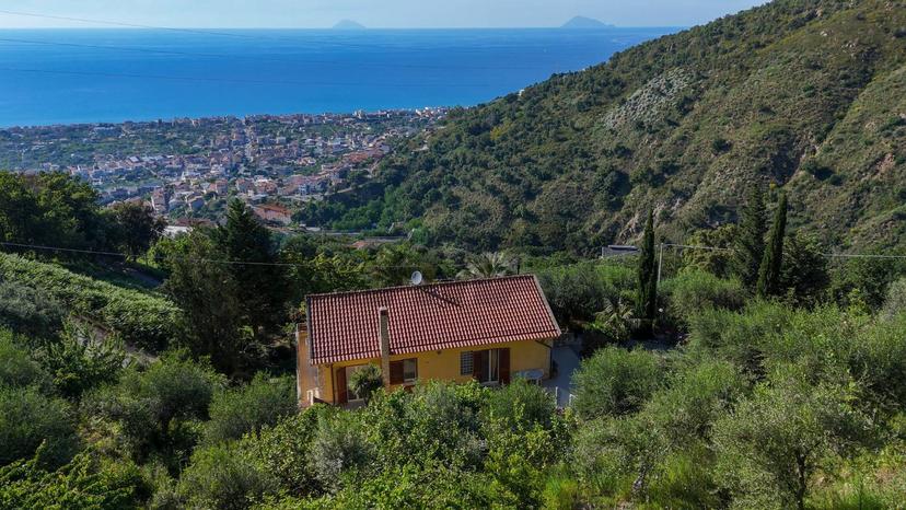 Villa in Contrada Caria, Naso — foto 2 di 5