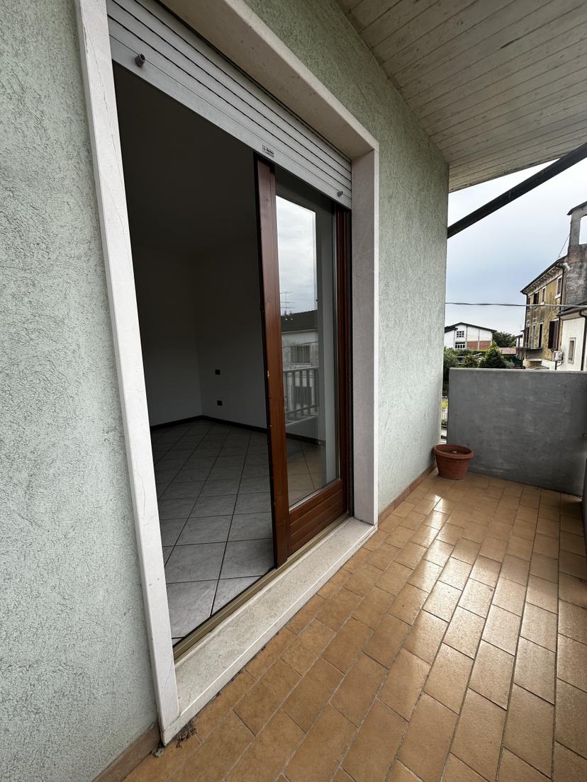Trilocale in Rizza, Castel d'Azzano — foto 2 di 5