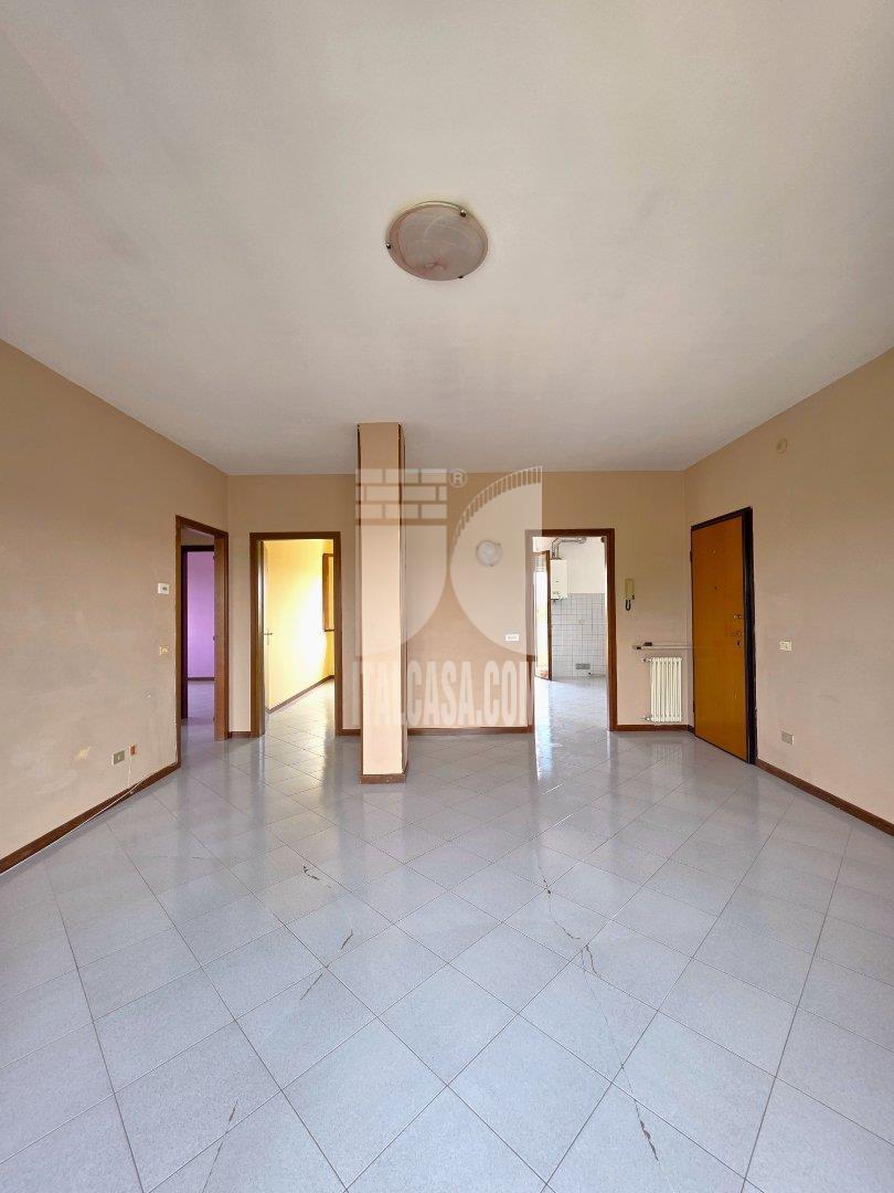 Quadrilocale in Piazza Campi 17, Borgo Virgilio