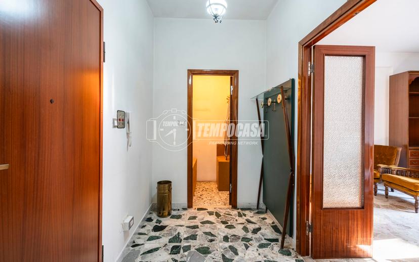 Trilocale in Via Giuliano da Majano, Macerata