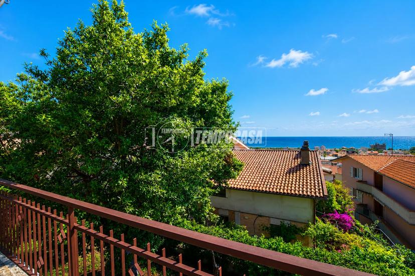 Casa indipendente in Via Beato Angelico 3, Porto San Giorgio — foto 3 di 5