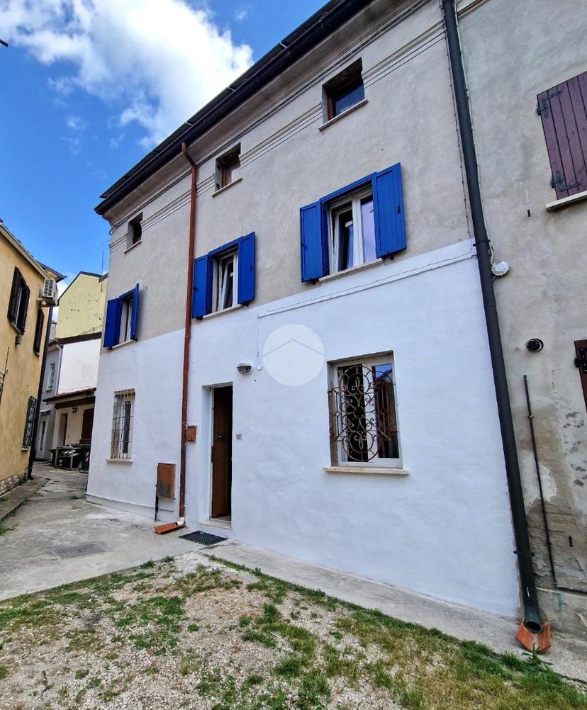 Casa indipendente in Via S. d'Acquisto 12, Borgo Virgilio