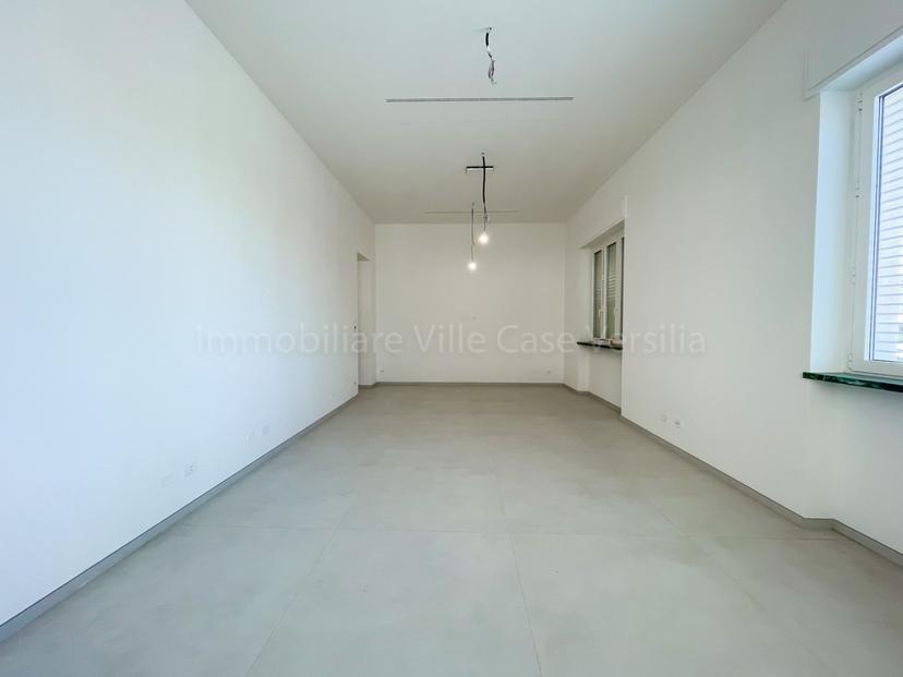 Appartamento in Via Roma, Viareggio