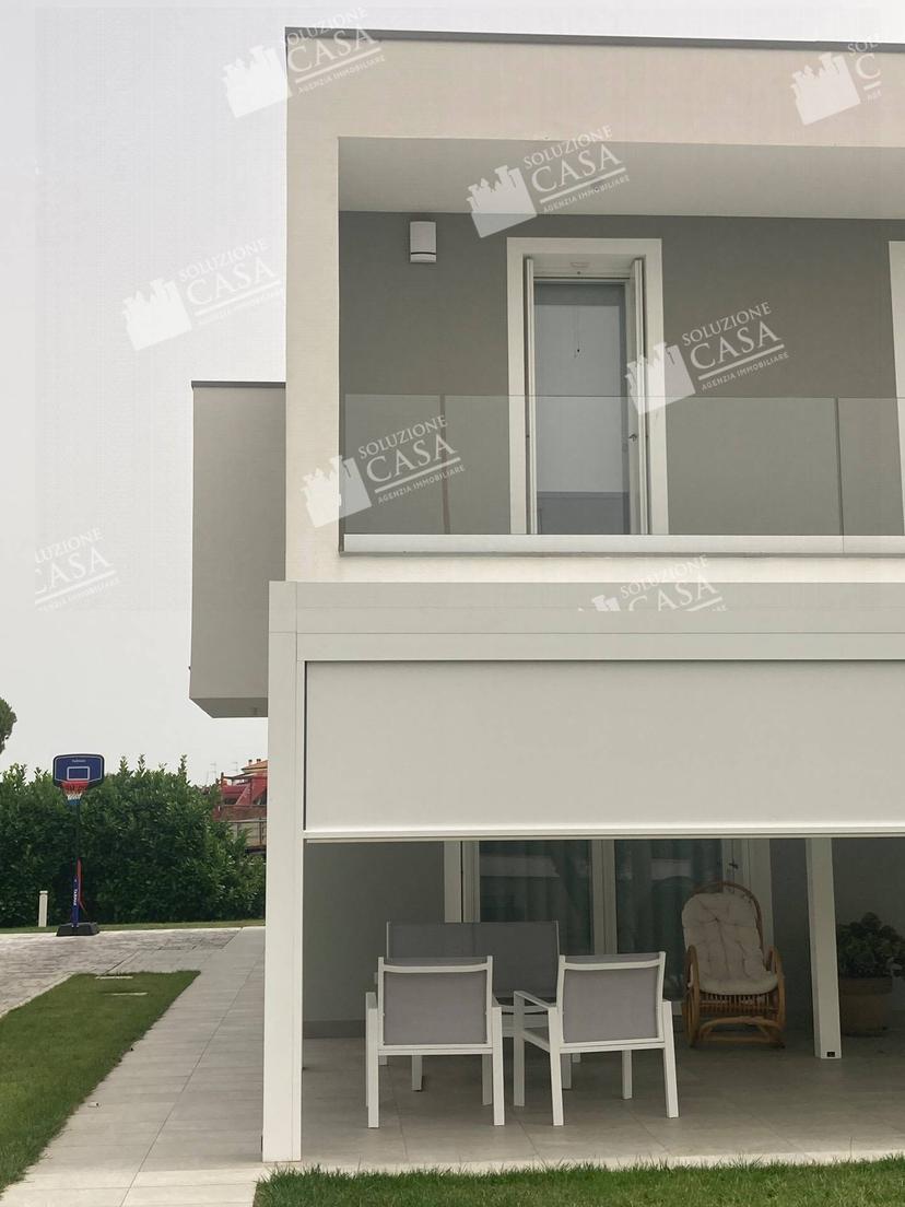 Villa in Via Salieri Snc, Cento — foto 5 di 5
