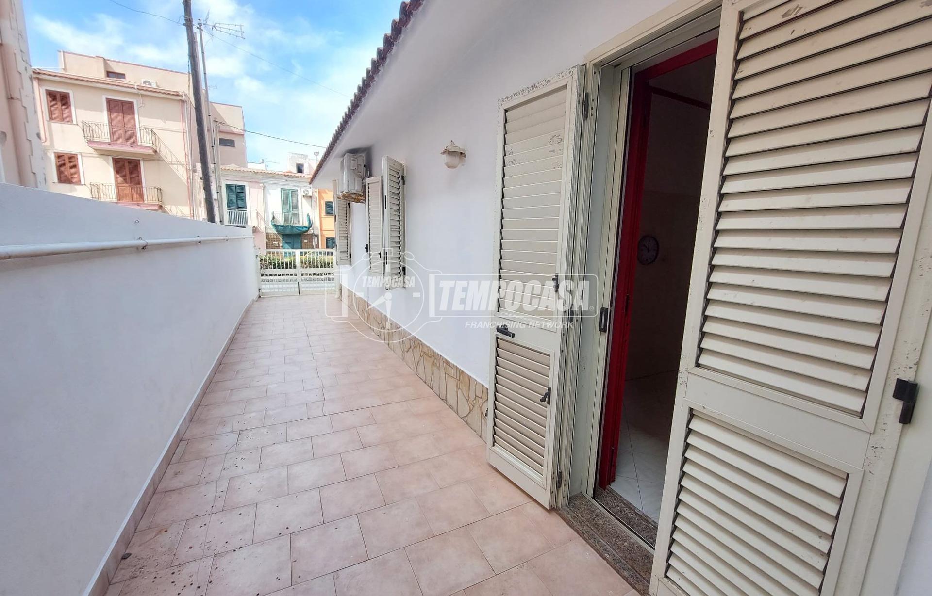 Casa indipendente in Via Grotta Polifemo, Milazzo