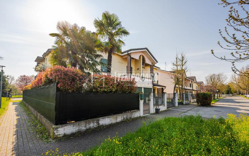 Villa a schiera in Via Manzotti 1/G, Correggio — foto 2 di 5