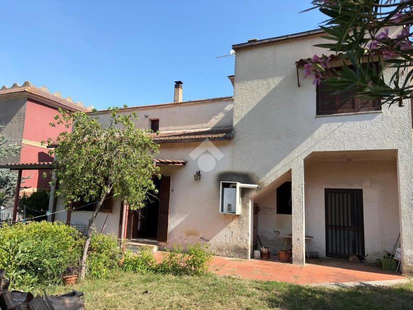 Casa indipendente in Via Fontana Nuova 26, Rocca d'Evandro