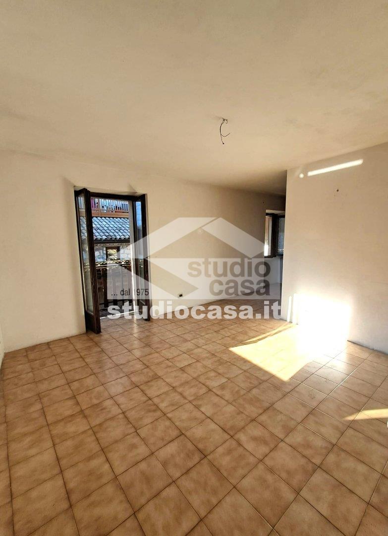 Casa indipendente in Via Zandonai, Ronzo-Chienis — foto 4 di 5