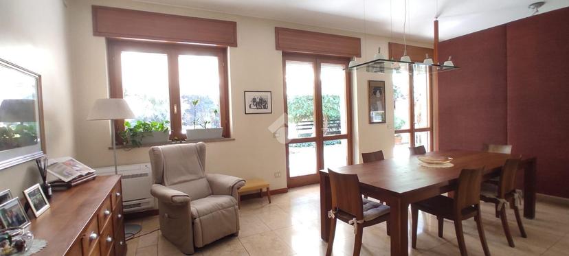 Villa in Via Tevere 4, Lonate Pozzolo