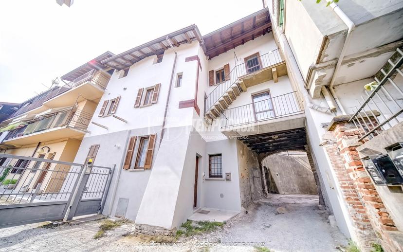 Casa indipendente in Via Pellico Silvio, Solbiate Arno — foto 3 di 5