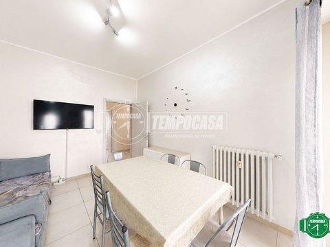 Trilocale in Via Leinì, Borgo Nuovo, Settimo Torinese