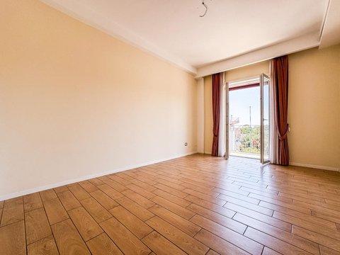 Bilocale in viale Colli Aminei, 144, Materdei, Napoli