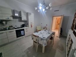 Bilocale in Via Alta, San Lazzaro, Sarzana