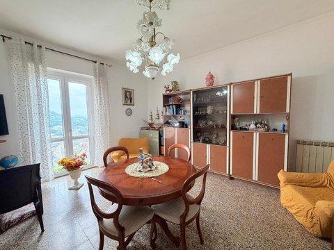 Quadrilocale in Via Paradiso, 10, Cornigliano, Genova