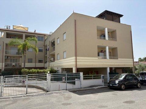 Appartamento su due piani in Via Italia, 14, Sabaudia