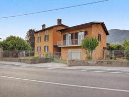 Casa indipendente in Via Vittorio Veneto, 6, Cuvio