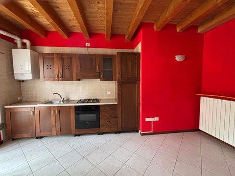 Appartamento su due piani in Via Duca D'Aosta, 147, Villa d'Ogna