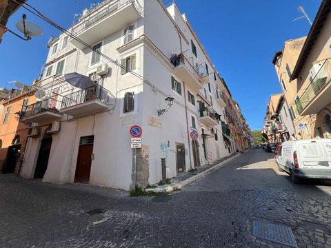 Bilocale in Via Piano delle Grazie, 2, Centro, Albano Laziale