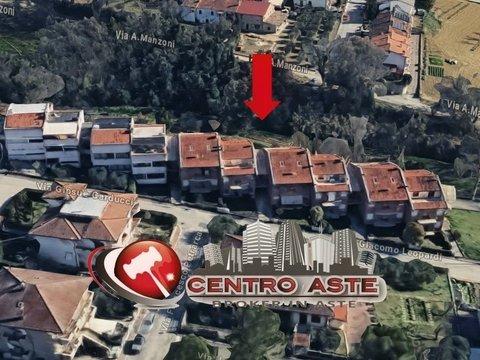 Trilocale in Via Giacomo Leopardi, Montecalvo in Foglia