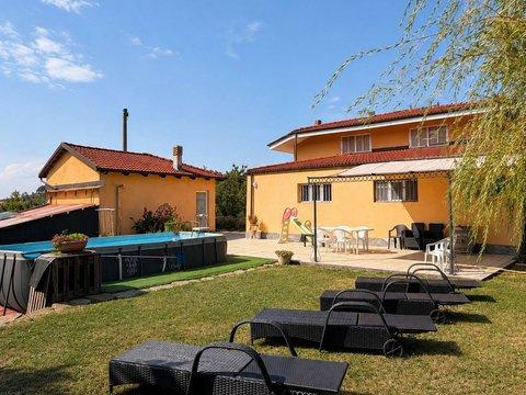 Villa in provinciale, Serravalle Langhe